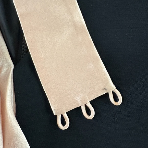 Cinq A Sept Top, V Neck, Size Small - Picture 9 of 10